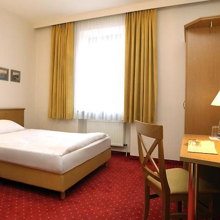 Stadthotel Эрдинг Экстерьер фото